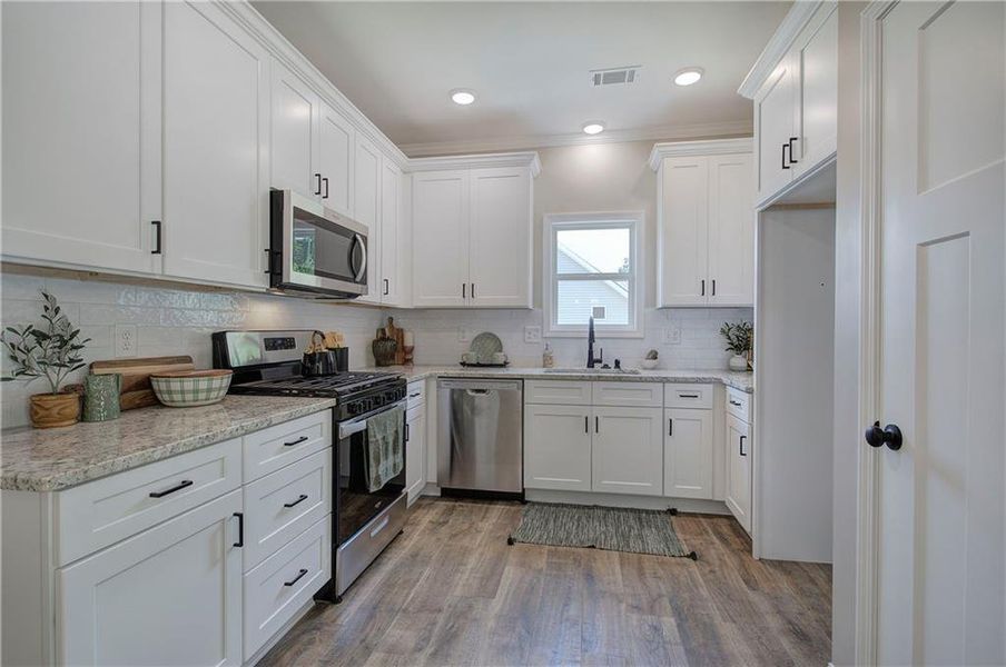 Furnished interior view inside a new home in , Rockmart (Image 27).