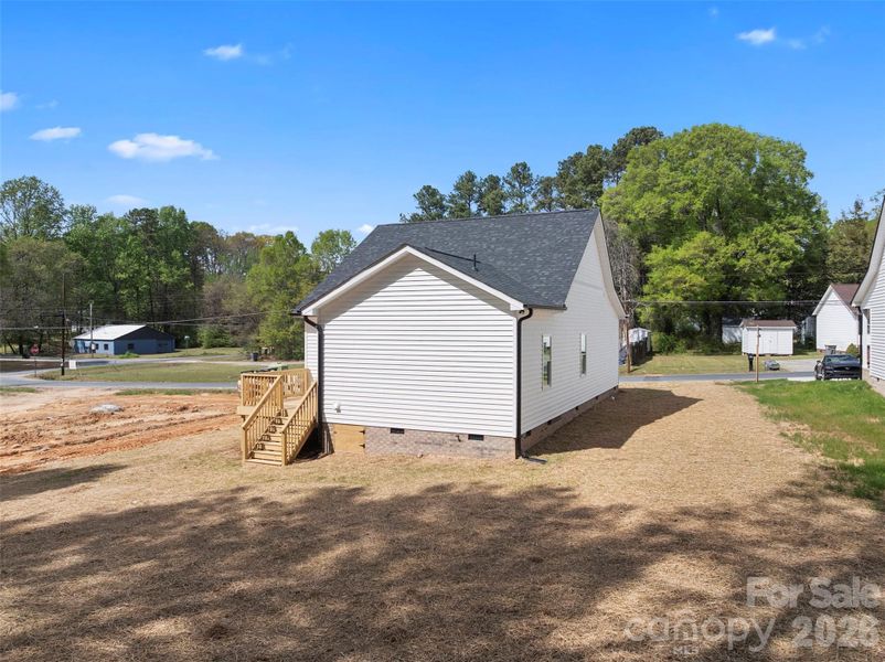 Exterior details and patio area of a home in , Kannapolis (Image 16).