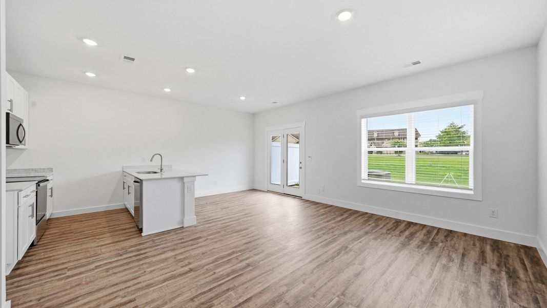 Spacious, unfurnished interior of a new home in The Arbor Townhomes, Kingsport (Image 20).