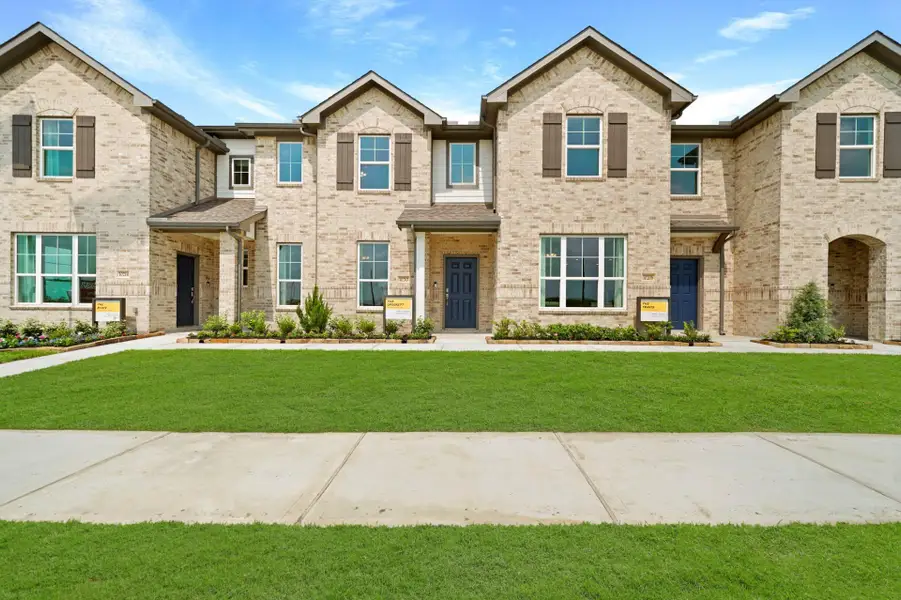 Welcome to Seven Oaks Townhomes by HistoryMaker Homes! Welcome to Seven Oaks Townhomes by HistoryMaker Homes!