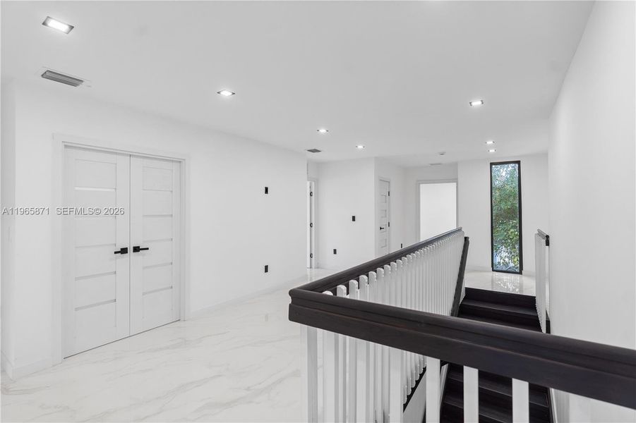 Spacious, unfurnished interior of a new home in , Miami (Image 37).
