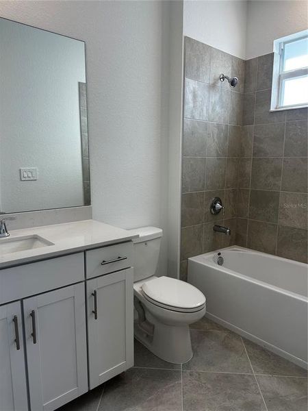 Furnished interior view inside a new home in Island Lakes at Coco Bay: Executive Homes, Englewood (Image 7).