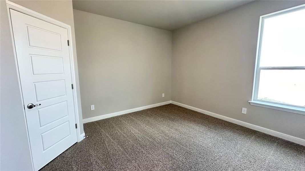 Spacious, unfurnished interior of a new home in Rock Creek Ranch, Fort Worth (Image 12). Spacious, unfurnished interior of a new home in Rock Creek Ranch, Fort Worth (Image 12).