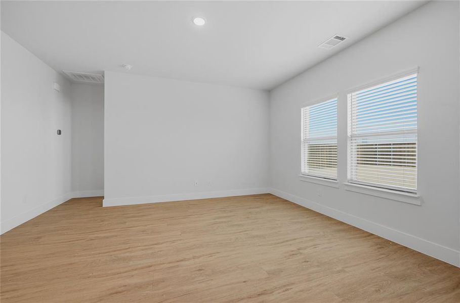 Spacious, unfurnished interior of a new home in , Forney (Image 29).