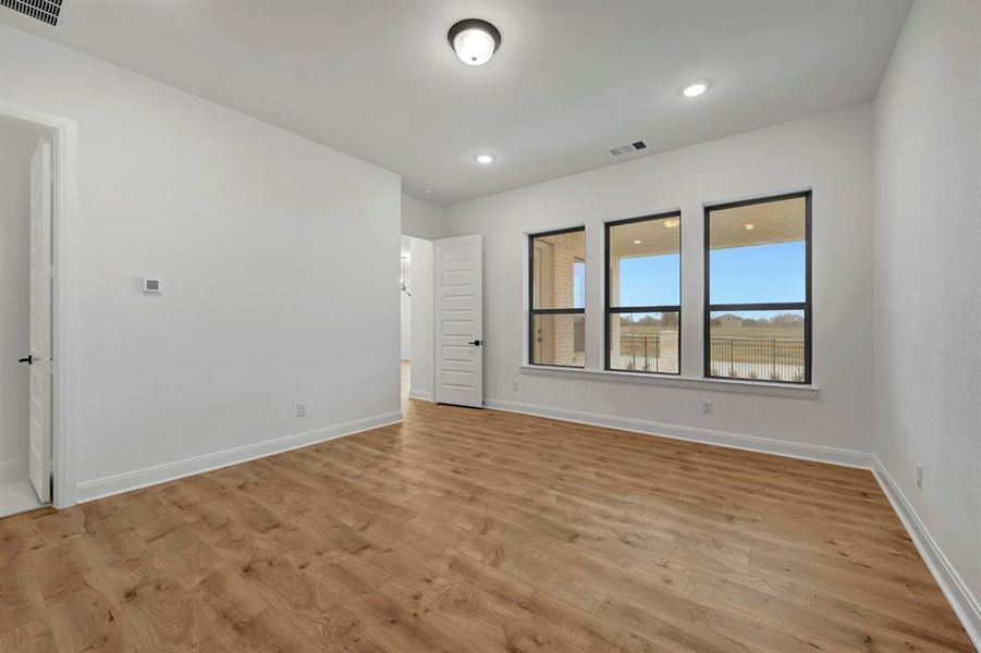 Spacious, unfurnished interior of a new home in Talia – Garden Series, Mesquite (Image 30).