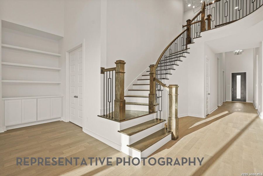 Spacious, unfurnished interior of a new home in Hallie's Cove, Schertz (Image 6).