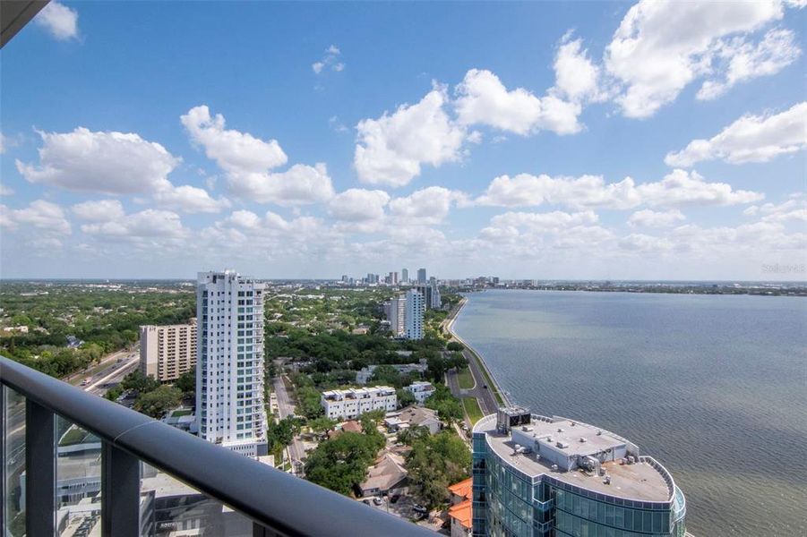 Condo located in Tampa, FL showcasing its design and architecture (Image 48). Condo located in Tampa, FL showcasing its design and architecture (Image 48).