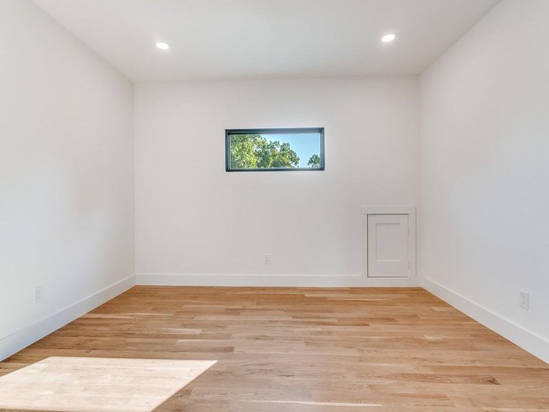 Spacious, unfurnished interior of a new home in , Dallas (Image 21).