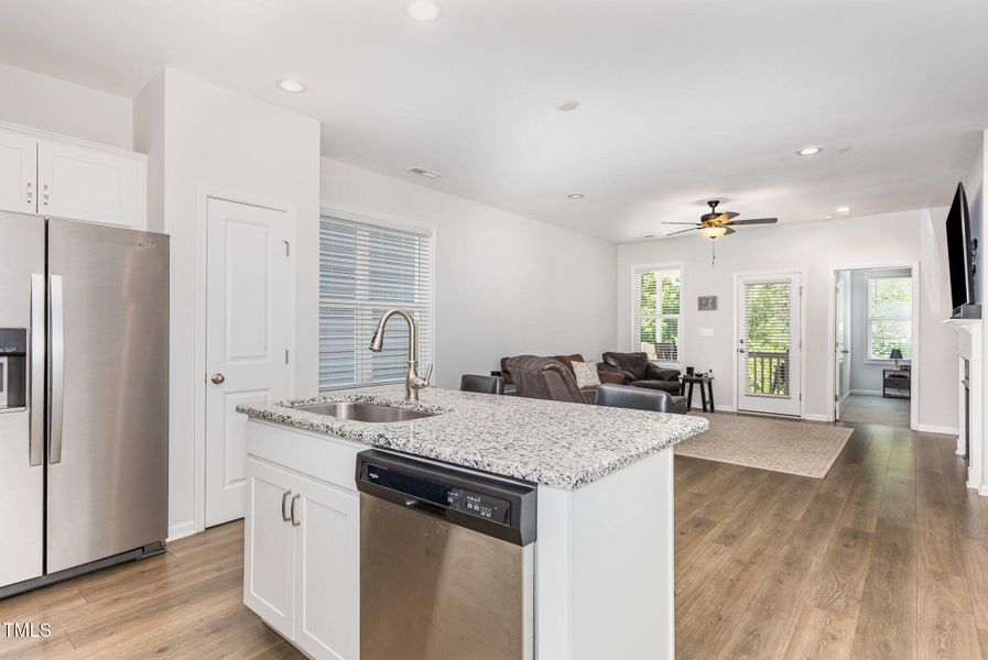 006_img_0203-edit_185 006_img_0203-edit_185