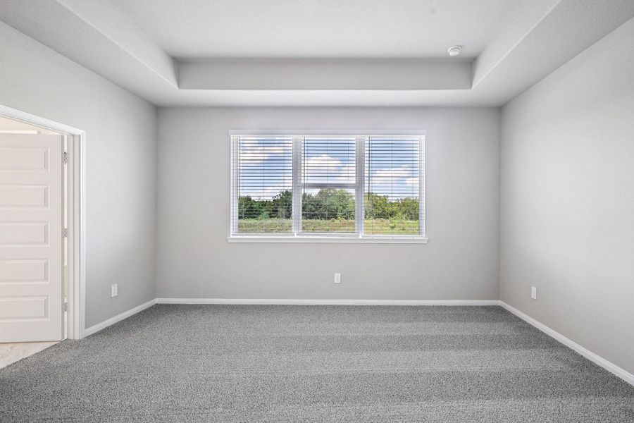 Spacious, unfurnished interior of a new home in Kemah Crossing - Luxe Series, Kemah (Image 29).