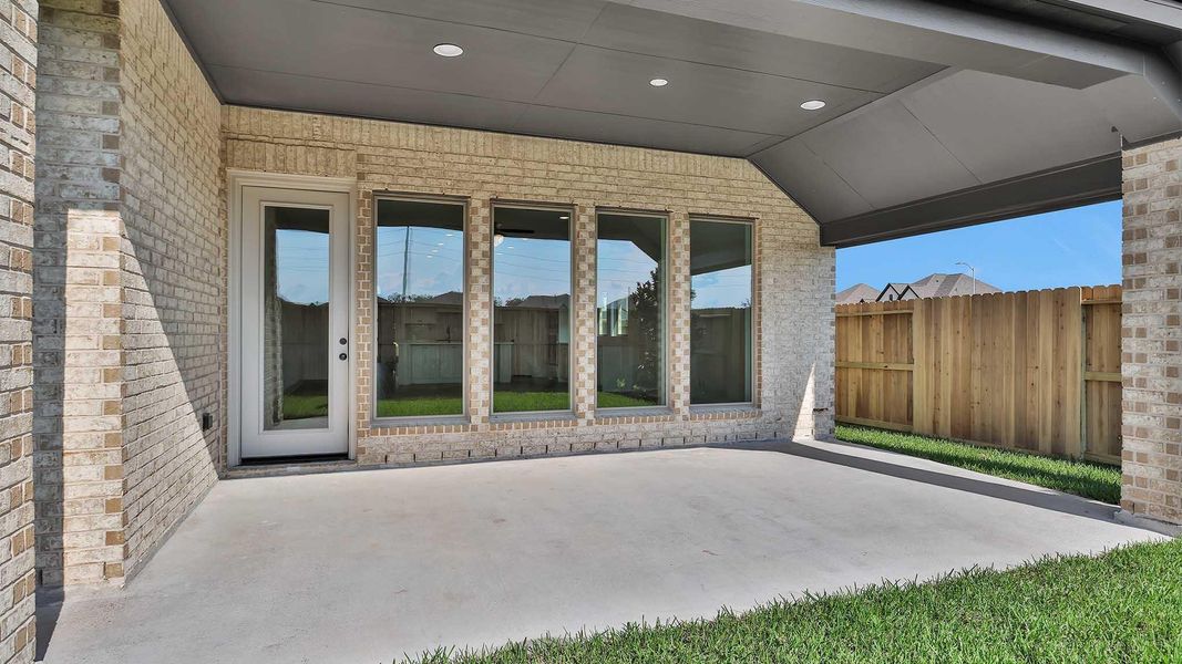 Spacious, unfurnished interior of a new home in Sienna 50', Missouri City (Image 17). Spacious, unfurnished interior of a new home in Sienna 50', Missouri City (Image 17).