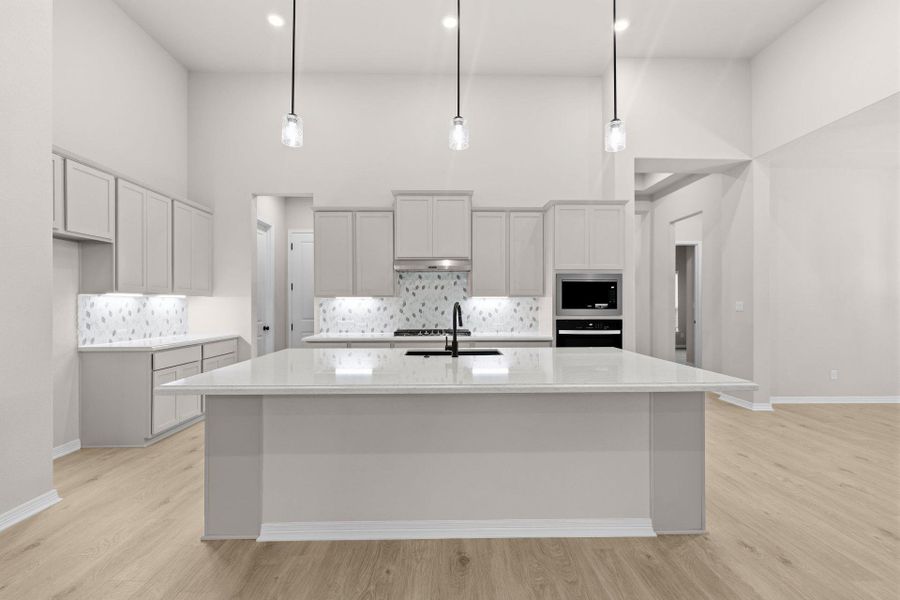 Gorgeous Open Concept Kitchen