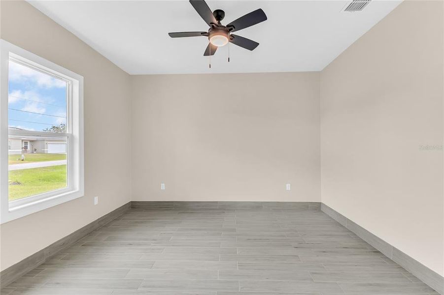 Spacious, unfurnished interior of a new home in , Kissimmee (Image 14).