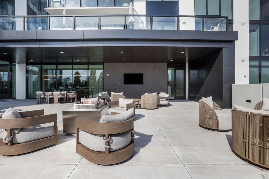 Condo located in Atlanta, GA showcasing its design and architecture (Image 4). Condo located in Atlanta, GA showcasing its design and architecture (Image 4).