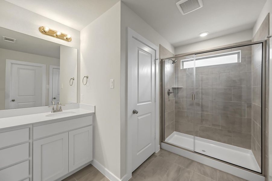 Representative furnished interior of a home built from the Cambria I by Cheldan Homes in Craftsmen's Corner, Cleburne (Image 43).