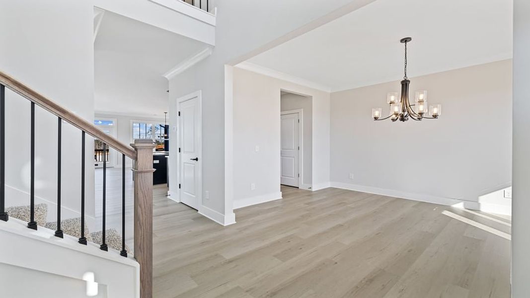 Spacious, unfurnished interior of a new home in Shadowood II, Seneca (Image 14).