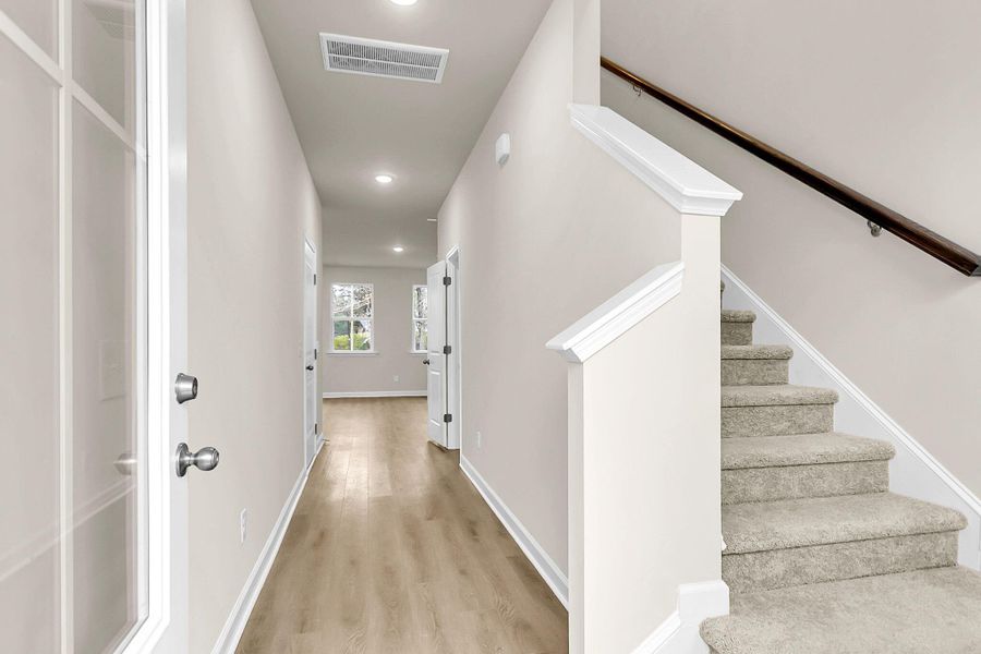 Spacious, unfurnished interior of a new home in , Summerville (Image 37).