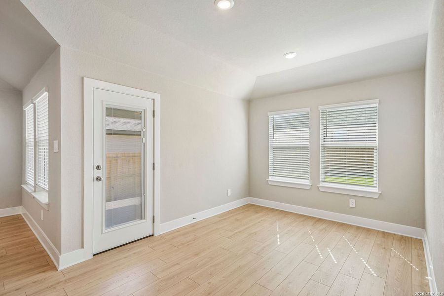 Spacious, unfurnished interior of a new home in Stetson Ridge, Marion (Image 29).