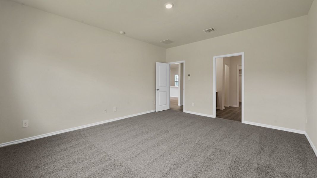 Spacious, unfurnished interior of a new home in Northspur, Terrell (Image 25).