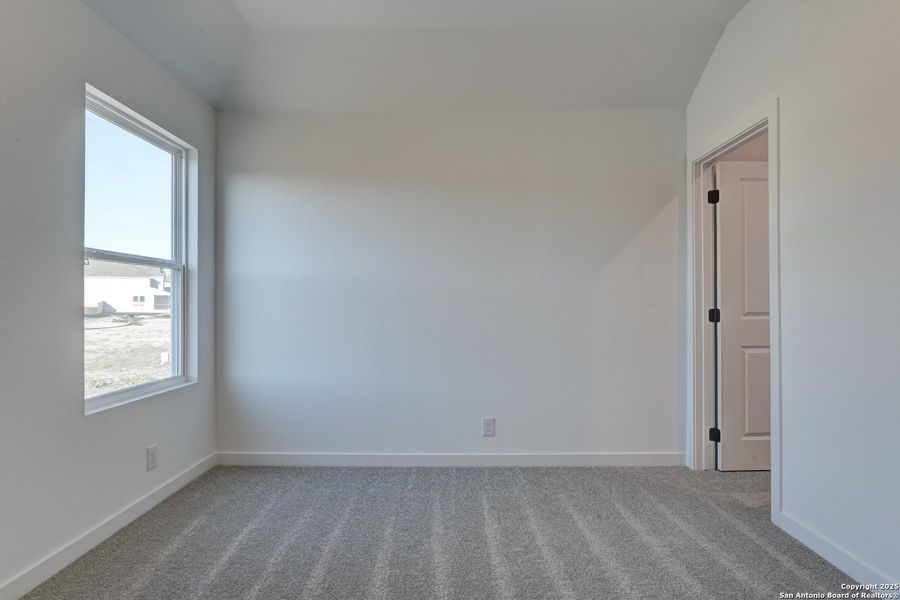 Spacious, unfurnished interior of a new home in Arcadia Ridge, San Antonio (Image 33).