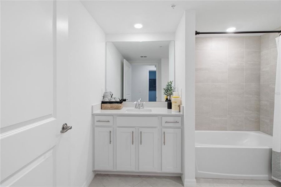 Furnished interior view inside a new home in , Lakewood Ranch (Image 12).