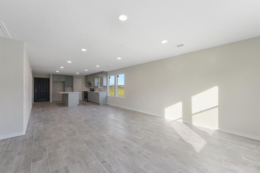 Spacious, unfurnished interior of a new home in , Dayton (Image 23).