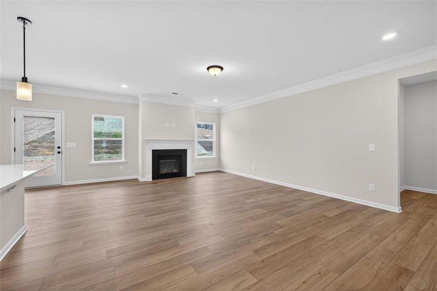 Spacious, unfurnished interior of a new home in Jones Ridge, Dallas (Image 23).