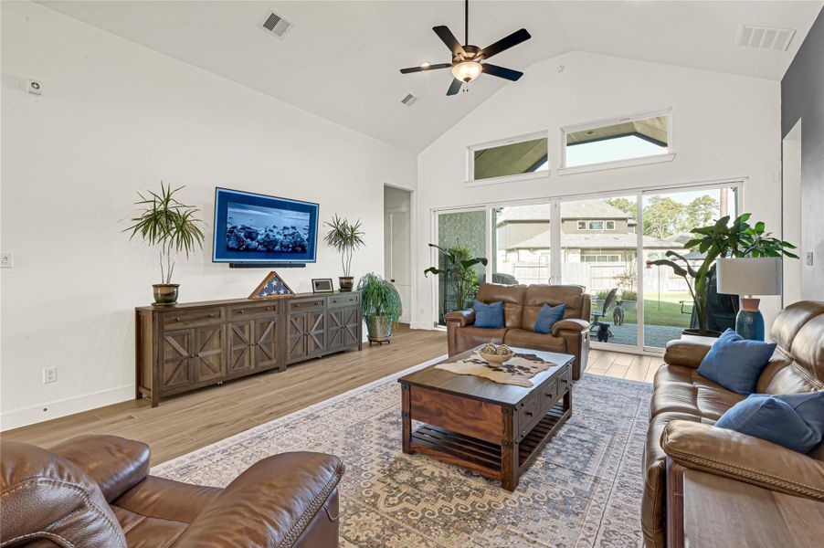 Furnished interior view inside a new home in Evergreen 40s, Conroe (Image 30). Furnished interior view inside a new home in Evergreen 40s, Conroe (Image 30).
