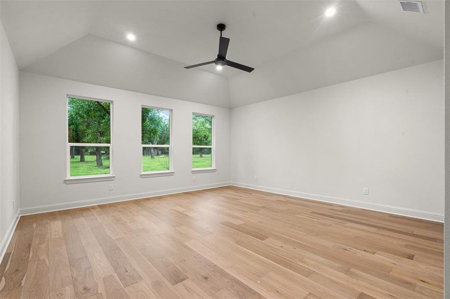 Spacious, unfurnished interior of a new home in Pecan Plantation, Granbury (Image 25). Spacious, unfurnished interior of a new home in Pecan Plantation, Granbury (Image 25).
