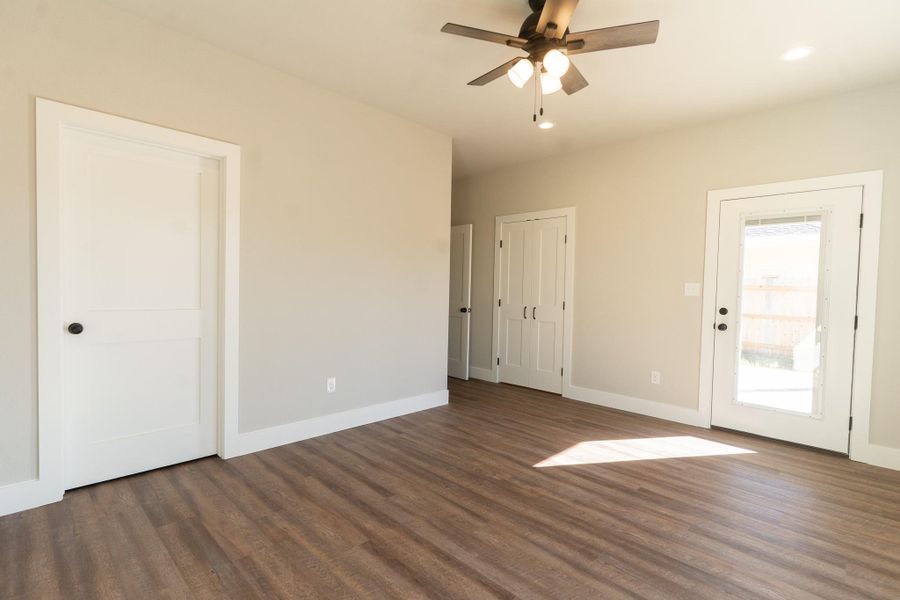 Spacious, unfurnished interior of a new home in , Smithville (Image 26).