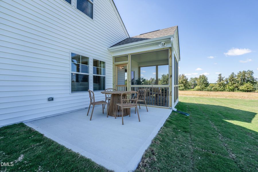 36 HHHunt Homes Maxwell - Patio and Scre