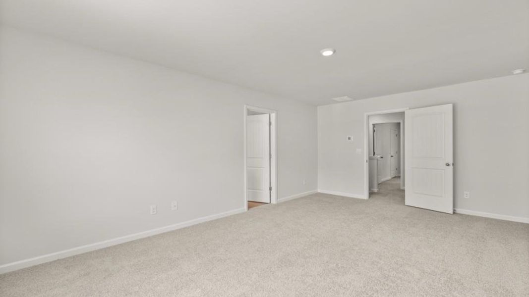 Spacious, unfurnished interior of a new home in Creekview, Atlanta (Image 20).