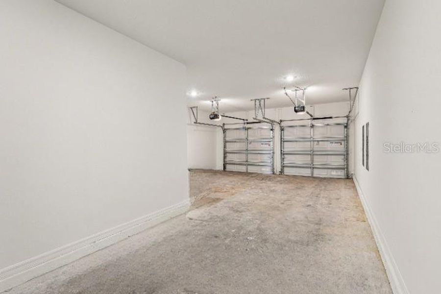 Spacious, unfurnished interior of a new home in Trailside, Mount Dora (Image 15).