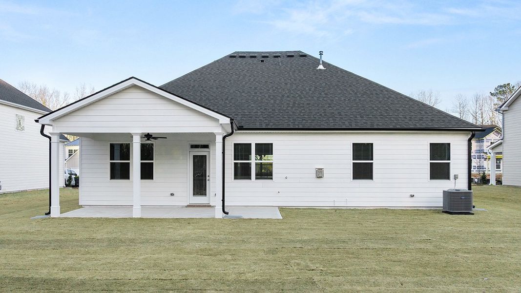 Representative exterior details of a home built from the Marlene by D.R. Horton in Heritage Pointe, Senoia (Image 2).
