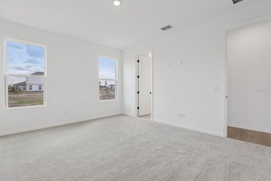Spacious, unfurnished interior of a new home in Weslyn Park Single Family, St. Cloud (Image 39).