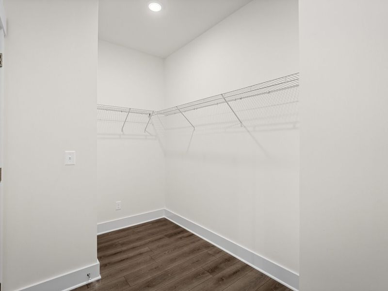 Spacious, unfurnished interior of a new home in Benders Cove, Mount Juliet (Image 34).