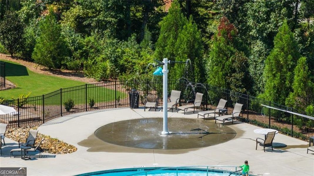 Community amenities in Twin Lakes, Hoschton (Image 13).