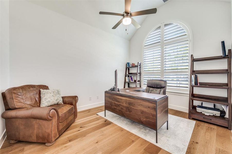 Furnished interior view inside a new home in Sandbrock Ranch, Aubrey (Image 17).