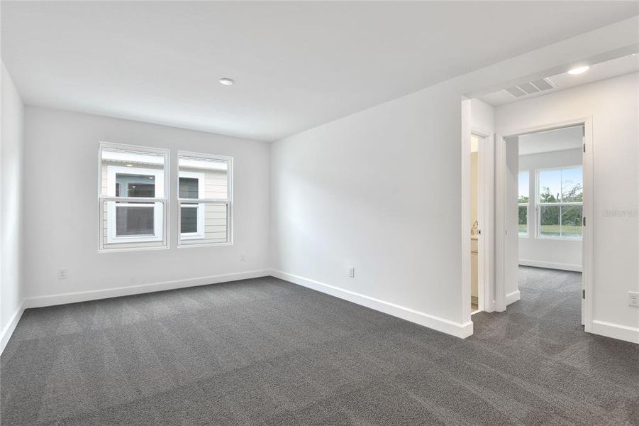 Spacious, unfurnished interior of a new home in , Tavares (Image 15).