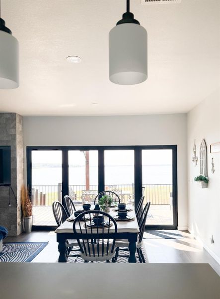 Furnished interior view inside a new home in , Groesbeck (Image 5).