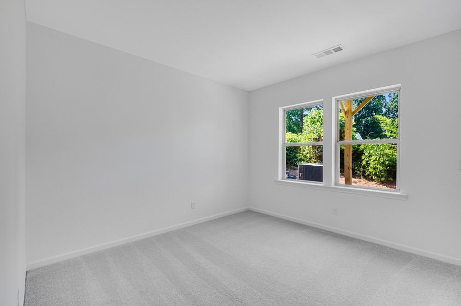 Spacious, unfurnished interior of a new home in Hampton Trace, Marietta (Image 14).