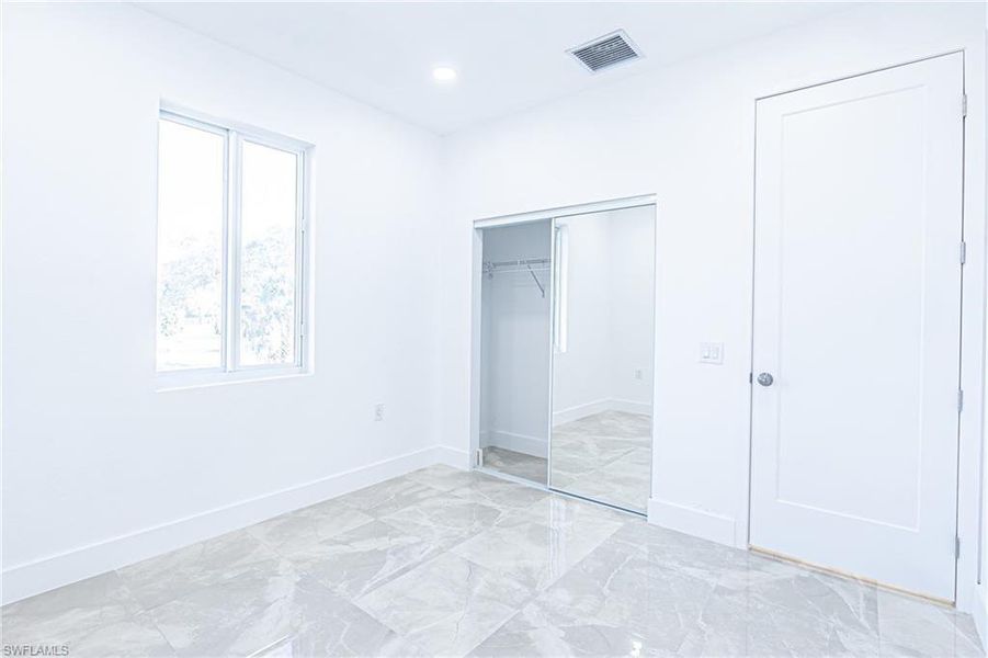 Spacious, unfurnished interior of a new home in , Clewiston (Image 10).