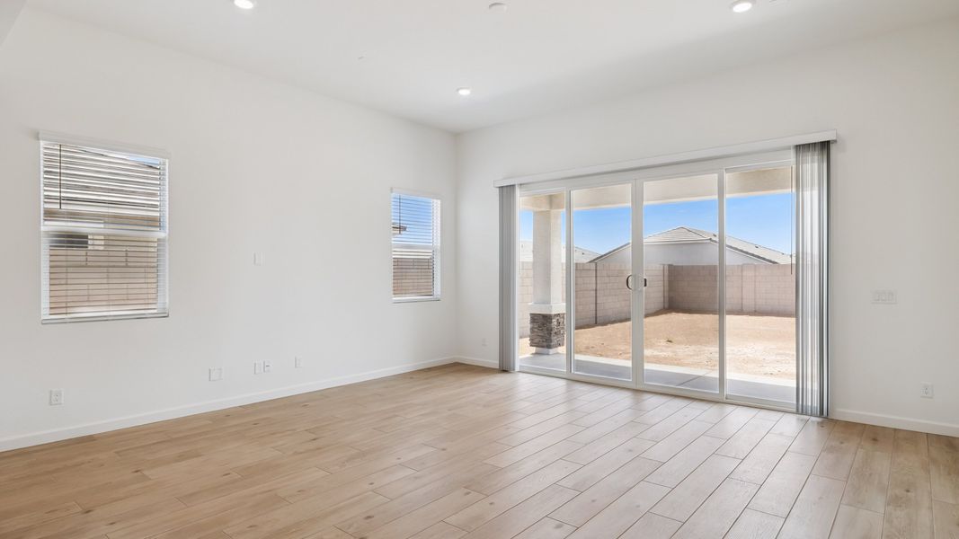 Spacious, unfurnished interior of a new home in Zanjero Pass, Waddell (Image 31).