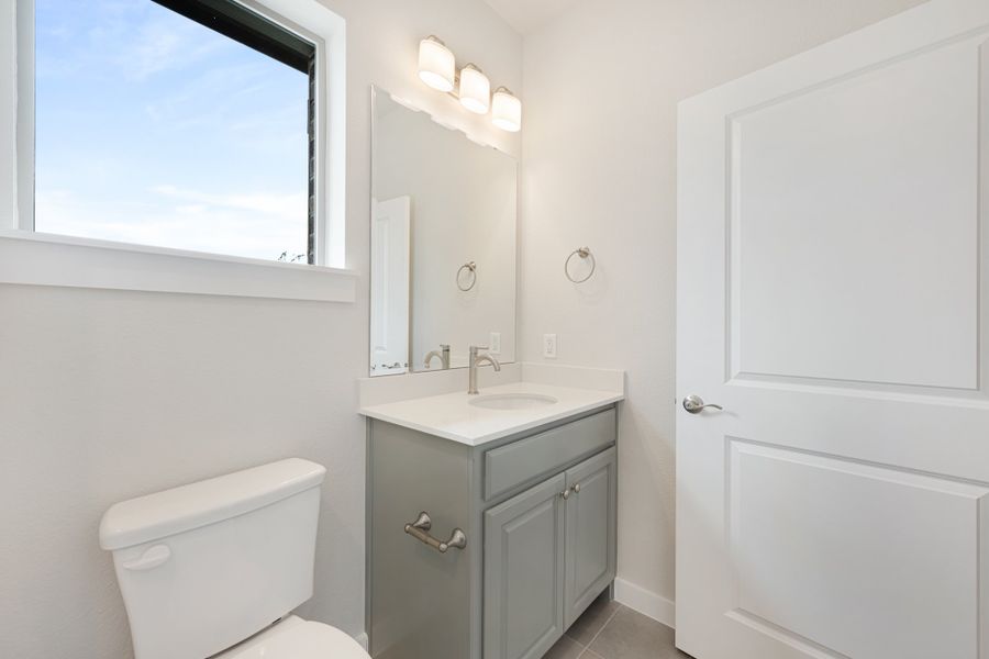 Furnished interior view inside a new home in Cottonwood Creek, Rowlett (Image 17).