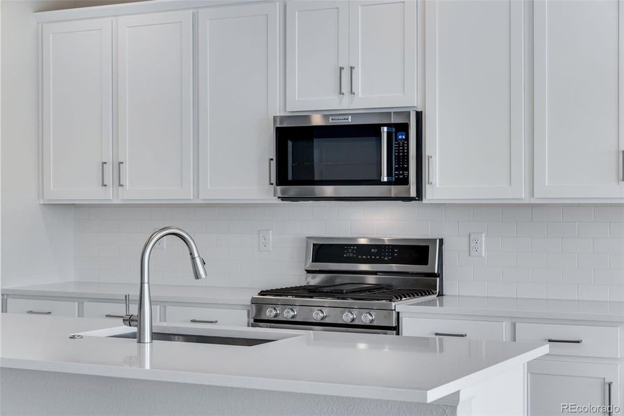 Furnished interior view inside a new home in Reunion Ridge, Commerce City (Image 6).