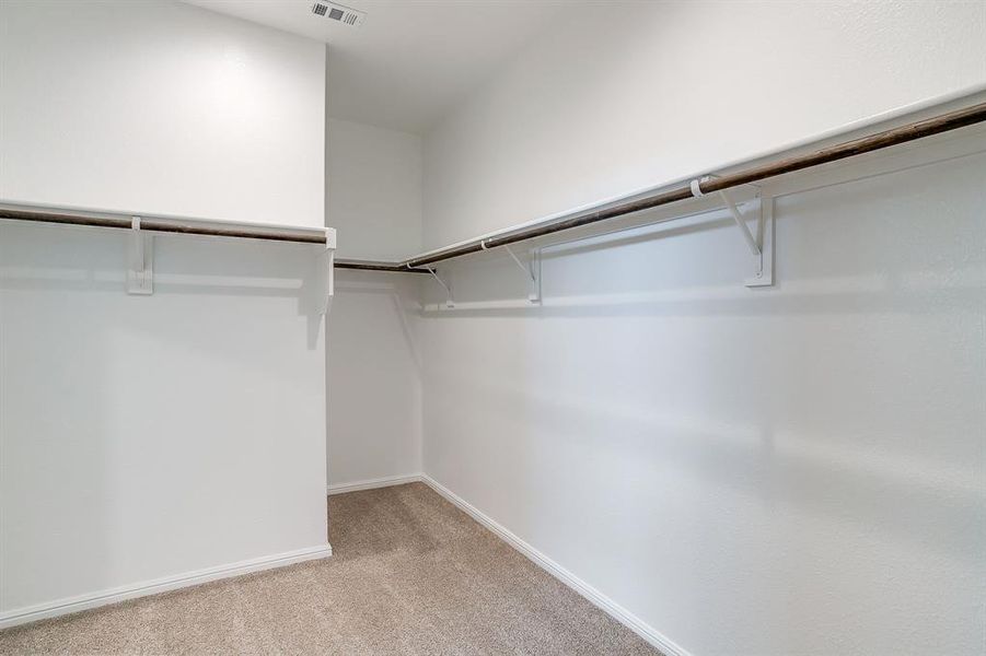 Spacious, unfurnished interior of a new home in , Fort Worth (Image 19).