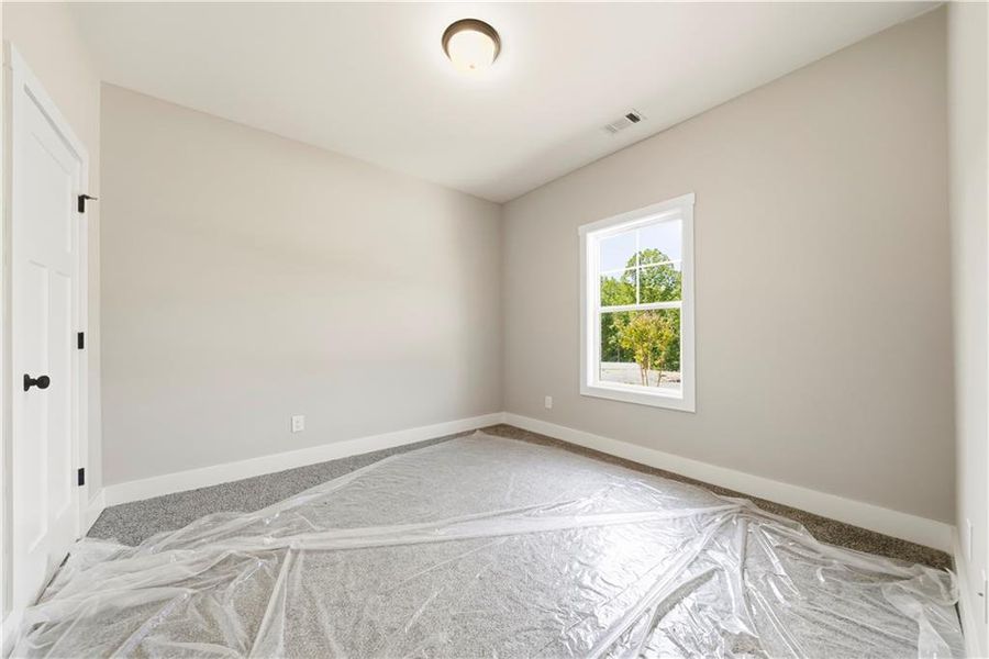 Spacious, unfurnished interior of a new home in Benson Estates, Dallas (Image 19).