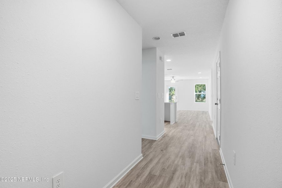 Spacious, unfurnished interior of a new home in , Jacksonville (Image 13).
