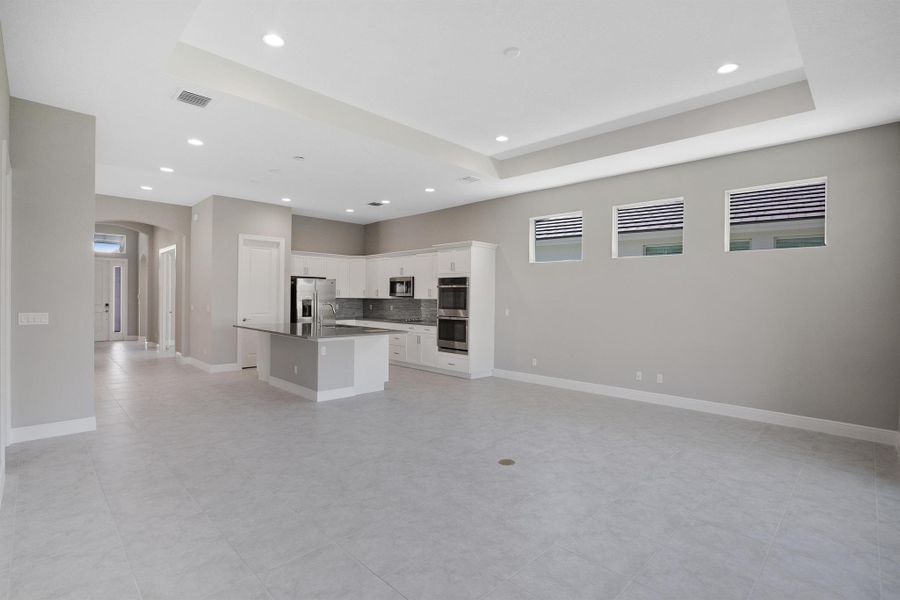 Spacious, unfurnished interior of a new home in Lake Park at Tradition, Port St. Lucie (Image 17).