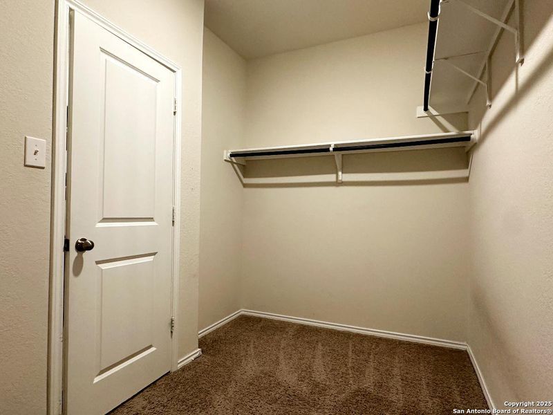 Spacious, unfurnished interior of a new home in Stoney Creek, San Antonio (Image 11). Spacious, unfurnished interior of a new home in Stoney Creek, San Antonio (Image 11).